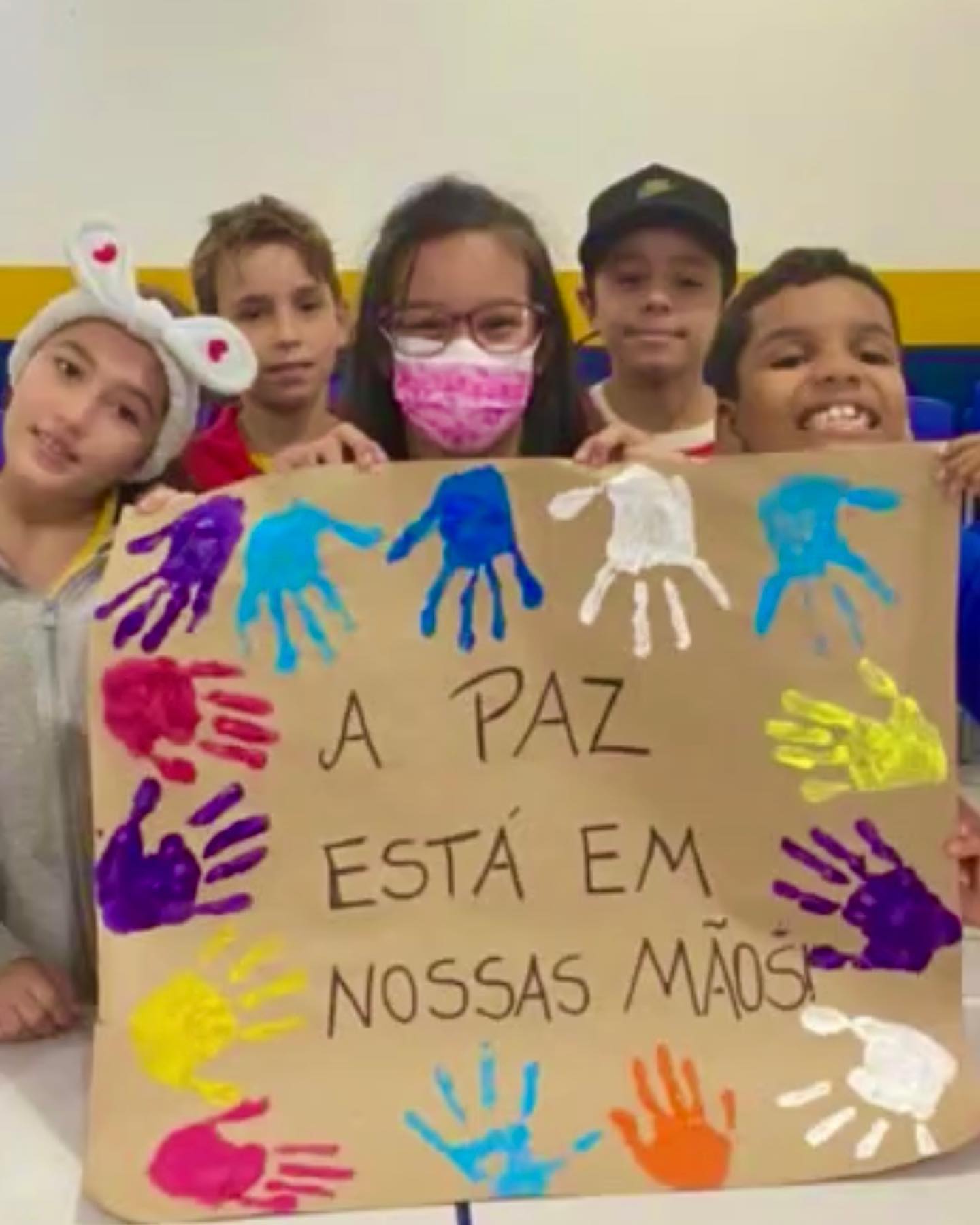 Escolas realizam gestos de paz