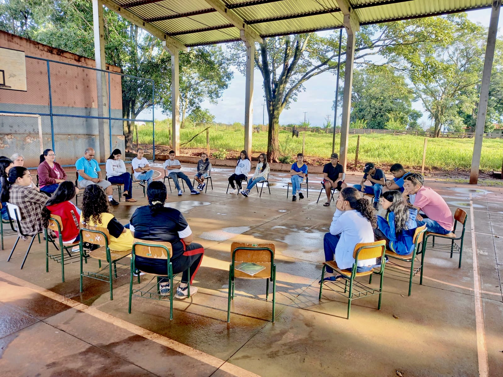 Roda de conversa na Escola Antônio Sandim de Rezende