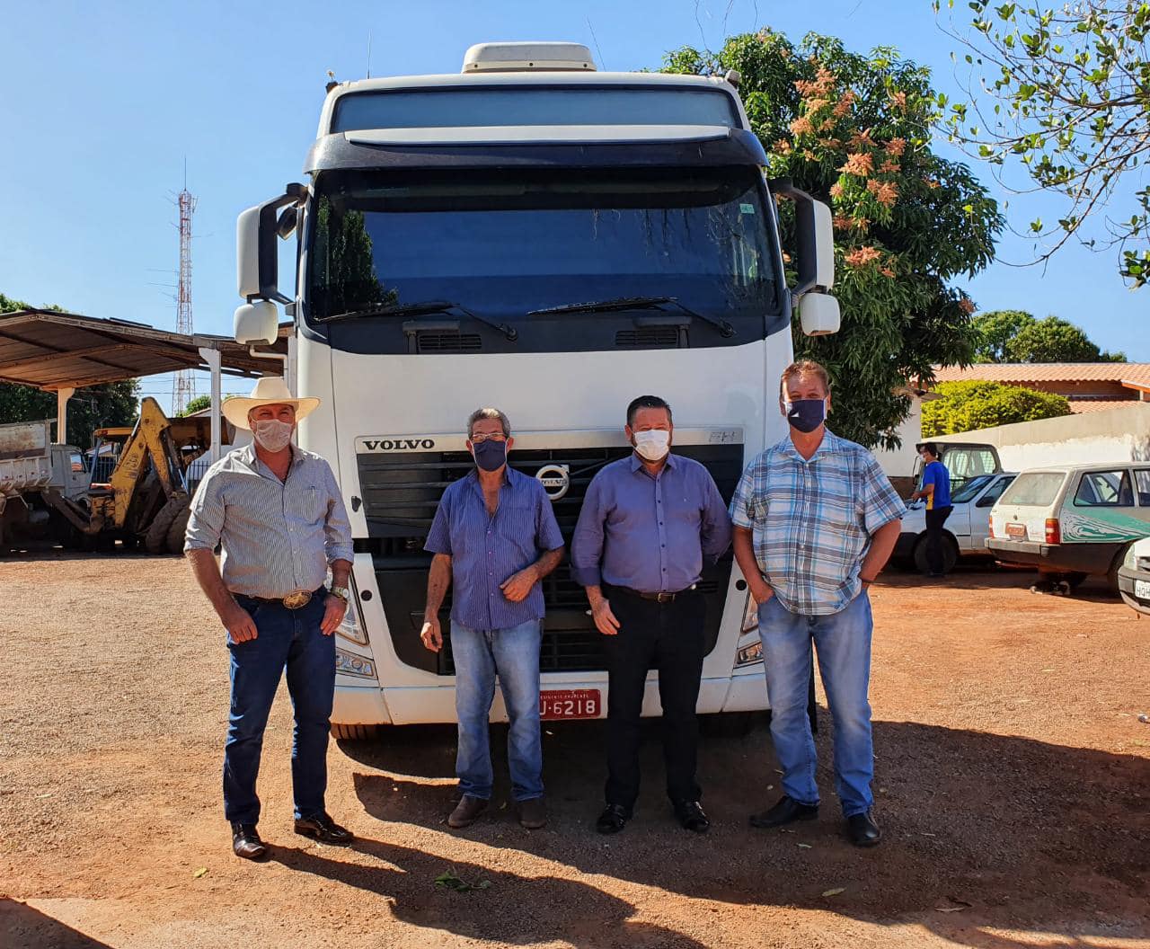 Doação de uma carreta que será utilizada para o transporte de máquinas e equipamentos