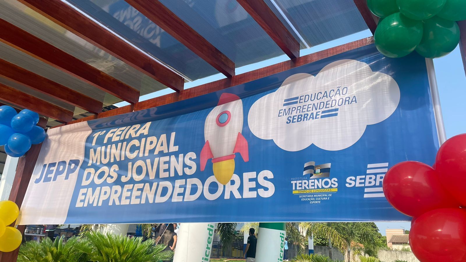 A 1ª Feira Municipal de Jovens Empreendedores (JEPP)