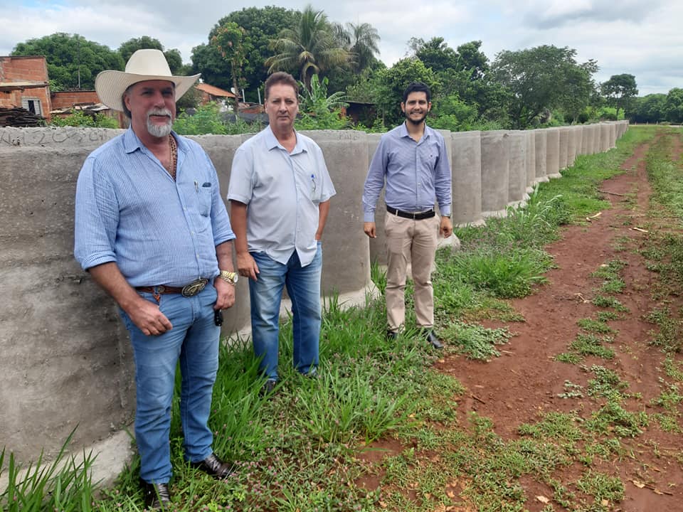 Prefeitura inicia processo para captação de água pluvial no bairro Camilo Boni