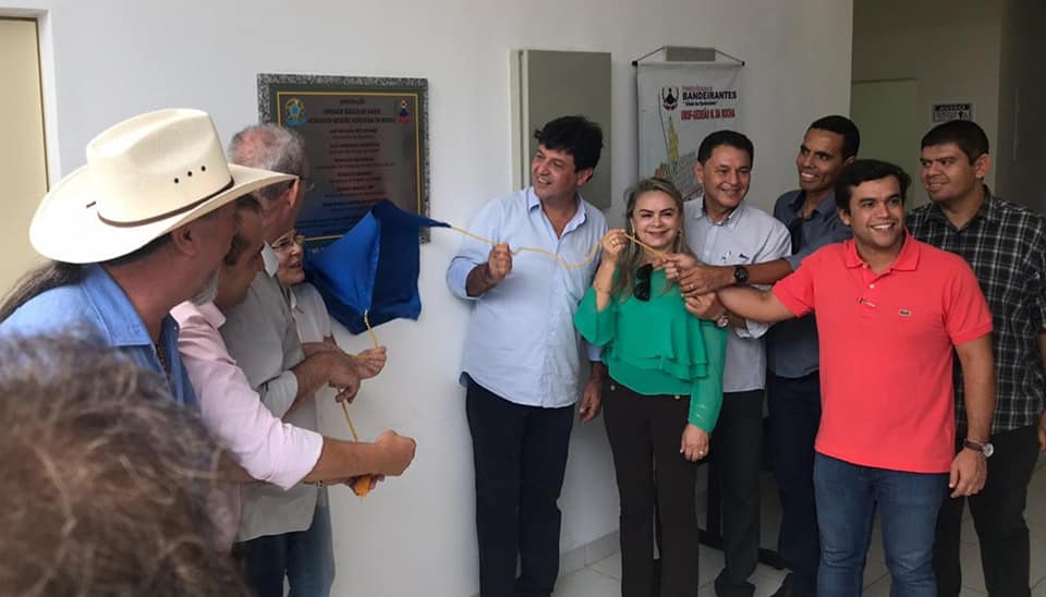Prefeito participa da entrega de UBSF em Bandeirantes