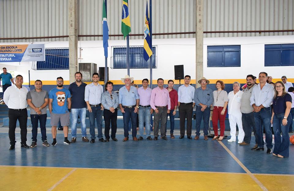 Entrega da obra de revitalização da Escola Municipal Álvaro Lopes