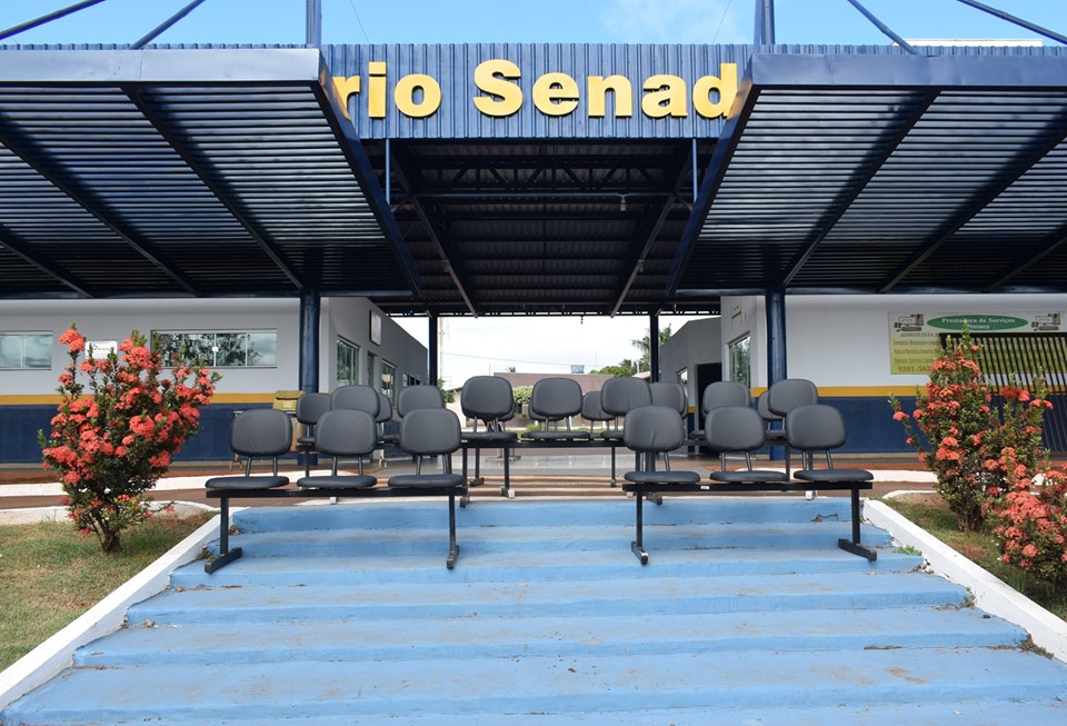 Prefeitura realiza reforma das cadeiras do Terminal Rodoviário
