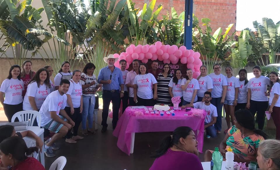 A equipe do ESF Jamil realizou uma ação educativa em alusão ao “Outubro Rosa”