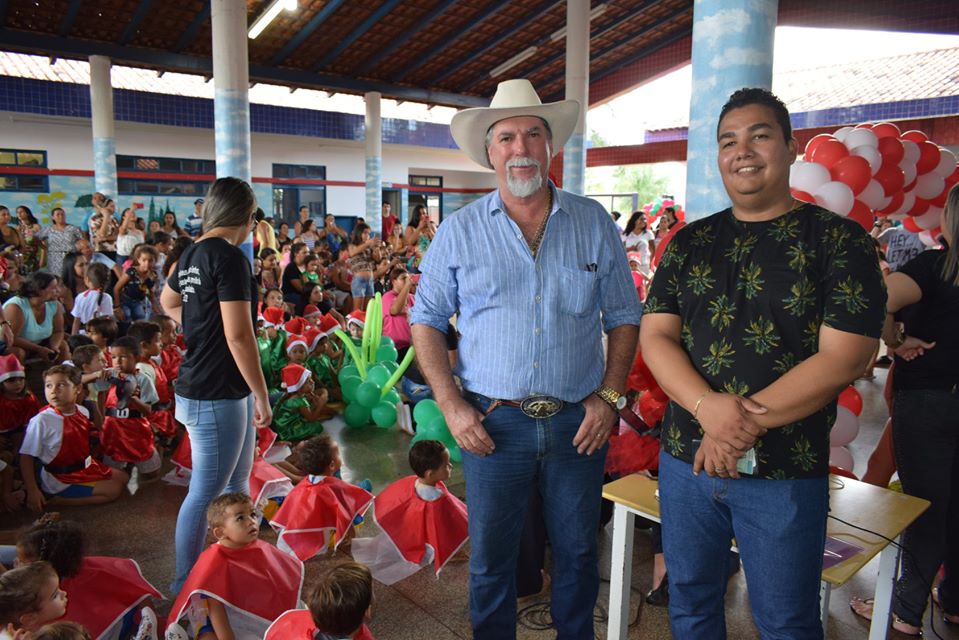 Festividades natalinas do Centro Municipal de Educação Infantil (CMEIs)