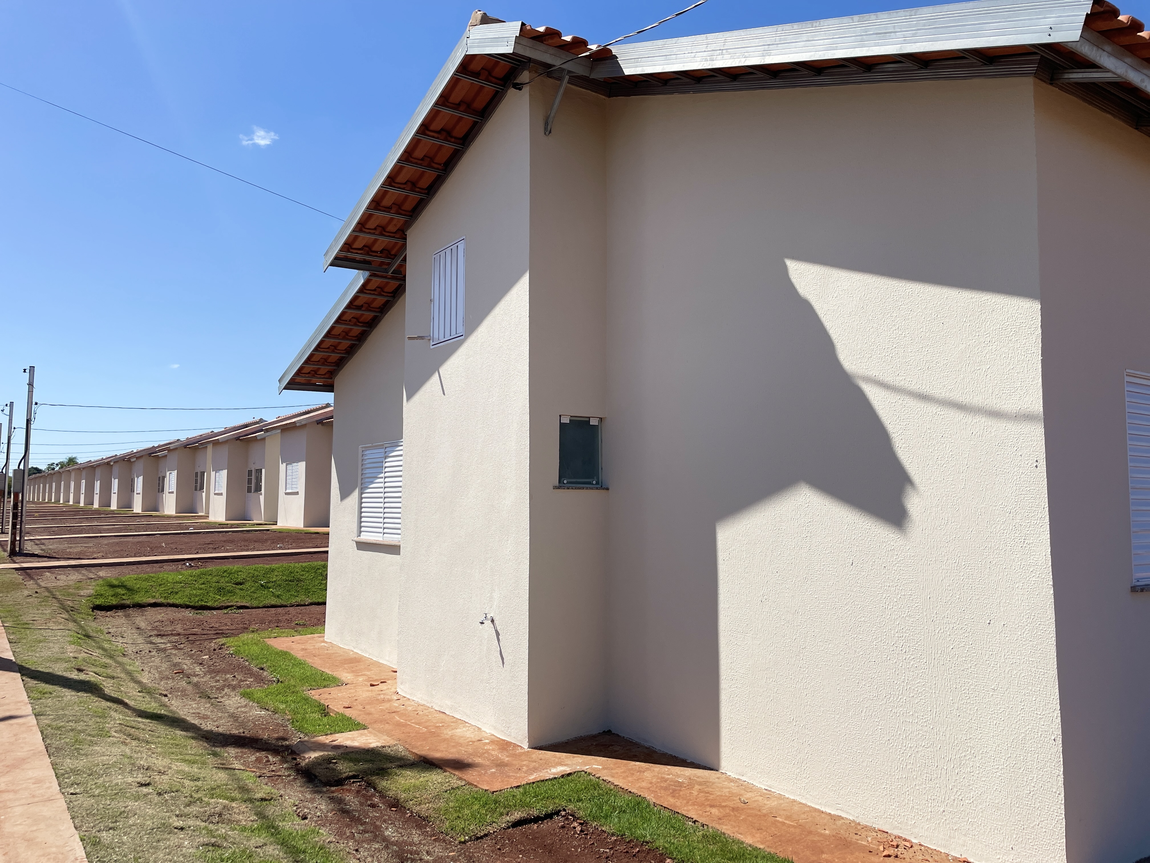🏠 Prefeitura Municipal de Terenos Realiza Entrega de Unidades Habitacionais