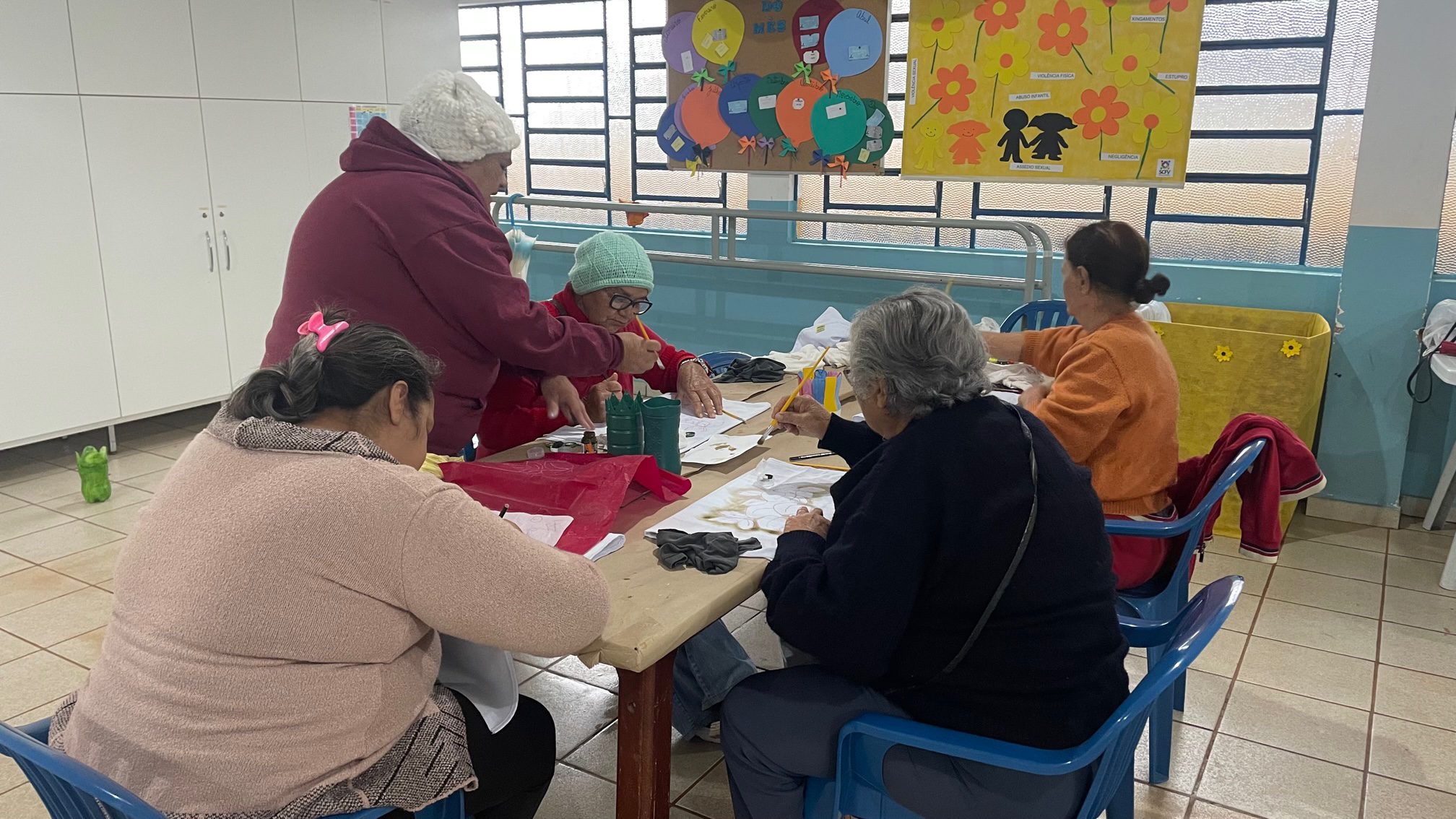 Oficina de Pintura em Tecido para os idoso