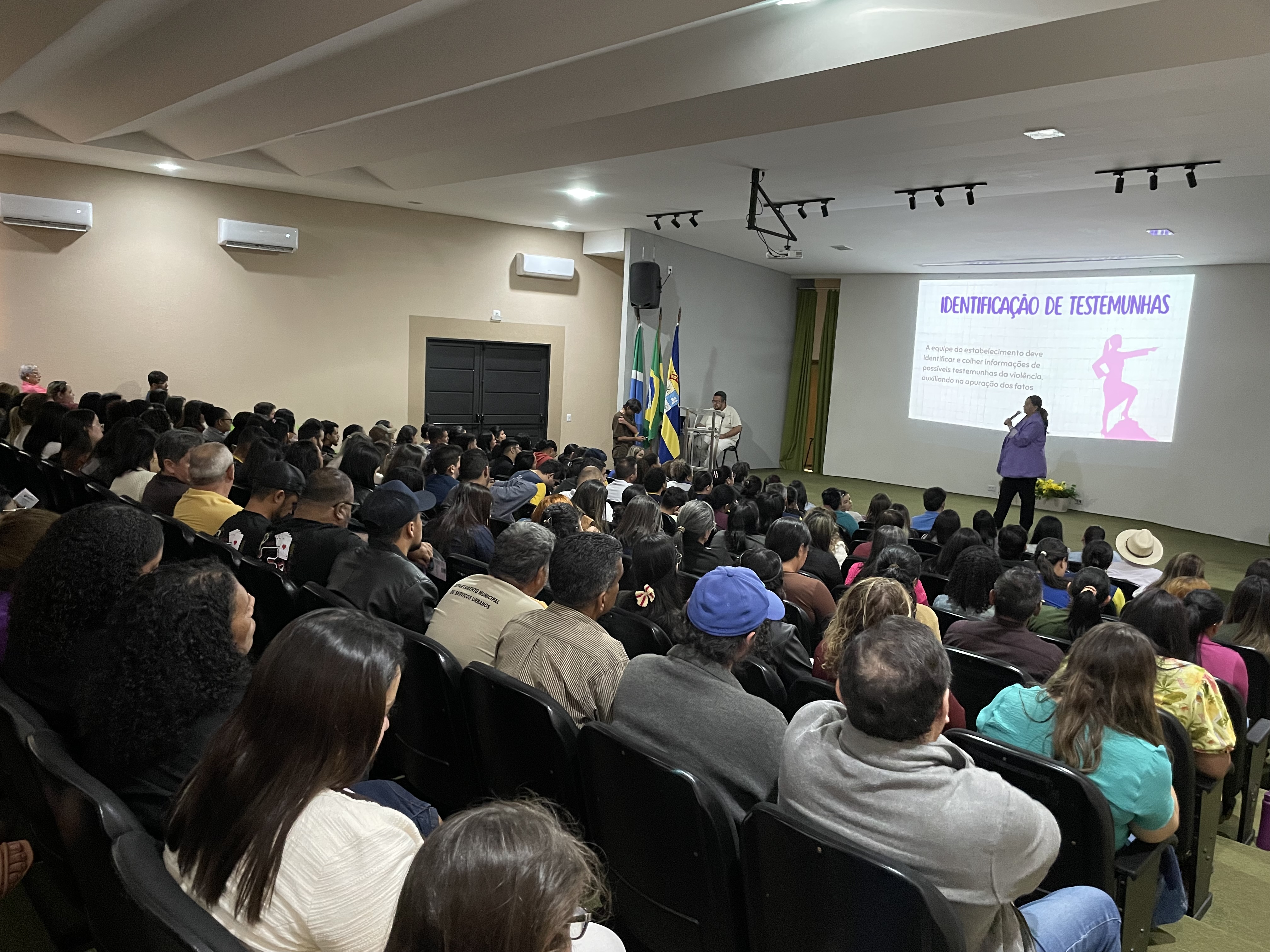 Secretarias promovem palestra sobre Agosto Lilás para servidores e comunidade