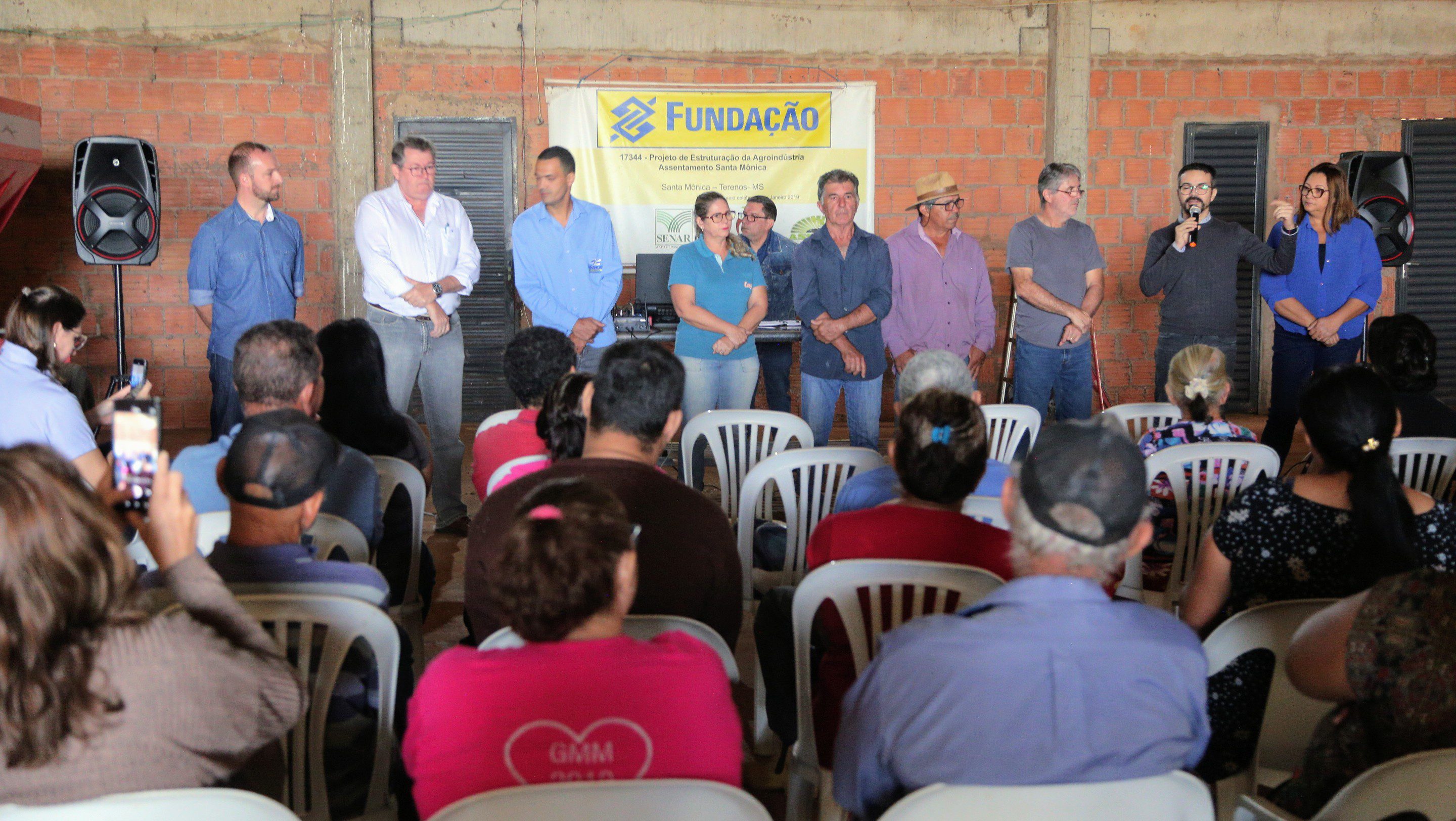 Entregas das Matrículas dos Produtores Rurais no Assentamento Santa Mônica