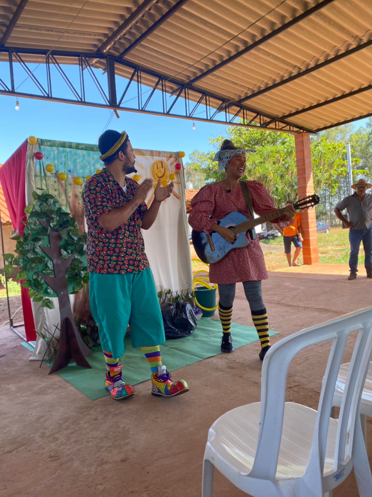 Peça Teatral MEU LUGAR É AQUI apresentada pela TRUPE GUAVIRA