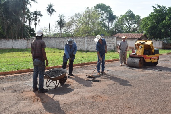 PREFEITURA INICIA OBRAS DE “TAPA BURACO” NAS RUAS DO MUNICÍPIO