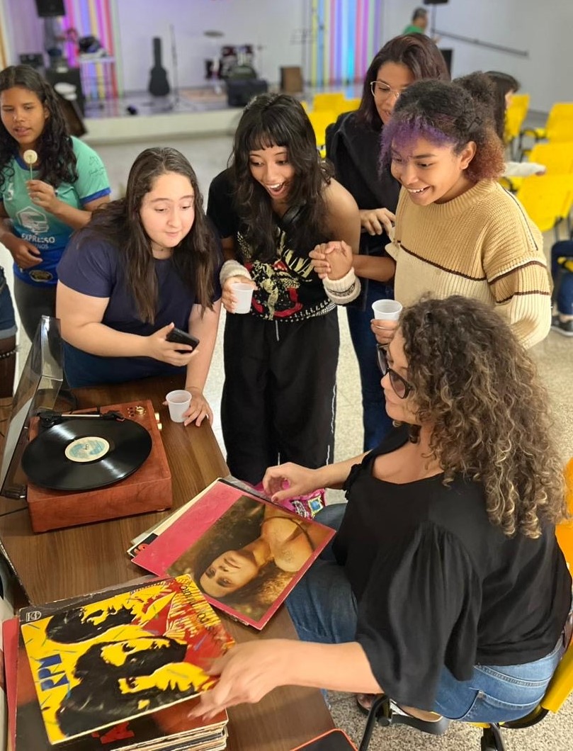 1º Sarau Cultural na Escola de Artes emociona e celebra o Dia Mundial da Música