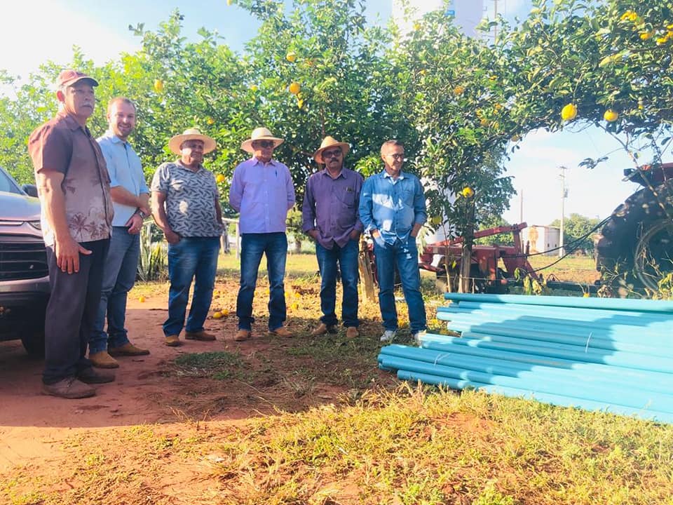 Distribuição de água para a Associação do Assentamento São Pedro do Sul